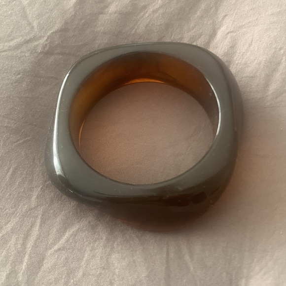 Nude acrylic bangle set - Picture 4 of 6